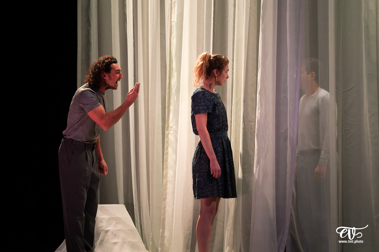 REVENIR (CIE LE TALON ROUGE)